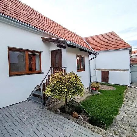 Holiday home U Anicky - Ve Vesnickem Stylu Se Zahradou