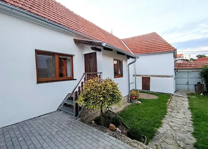 Ferienhaus U Anicky - Ve Vesnickem Stylu Se Zahradou
